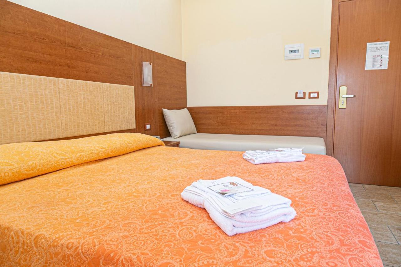 Hotel Ambasciatori Bellaria-Igea Marina Exterior foto